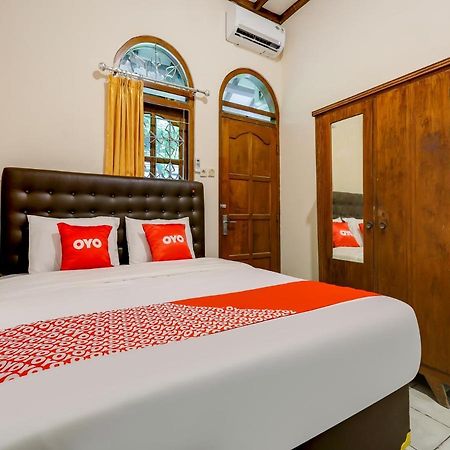 OYO 90095 Indah Homestay Syariah Kejayan Bagian luar foto