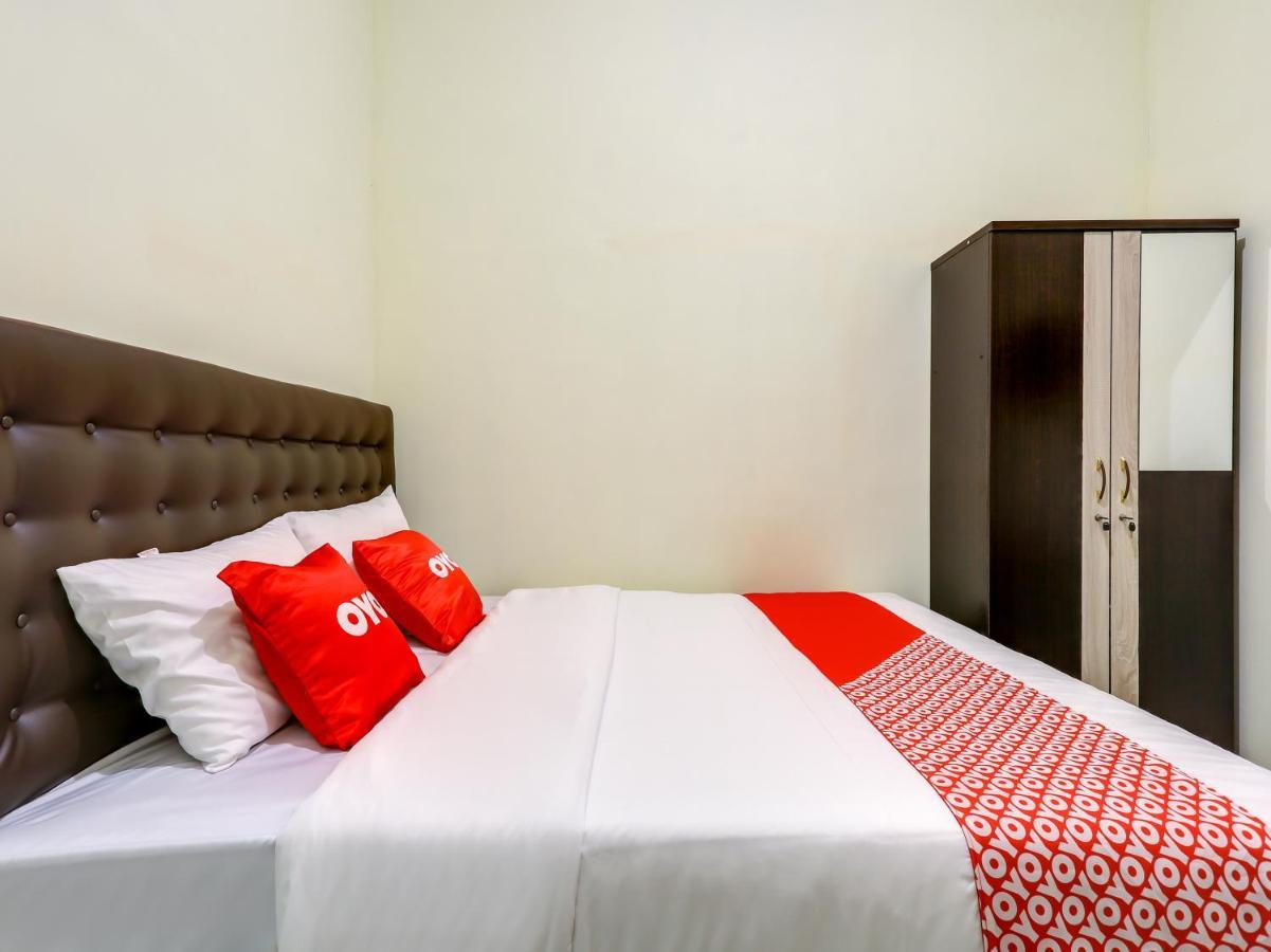 OYO 90095 Indah Homestay Syariah Kejayan Bagian luar foto