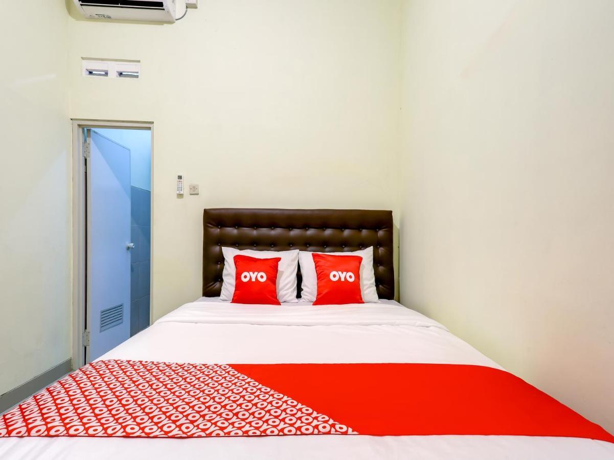 OYO 90095 Indah Homestay Syariah Kejayan Bagian luar foto