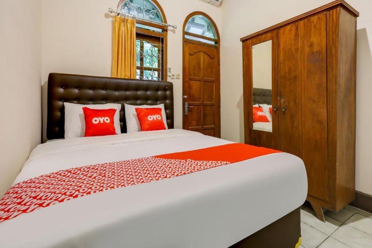 OYO 90095 Indah Homestay Syariah Kejayan Bagian luar foto