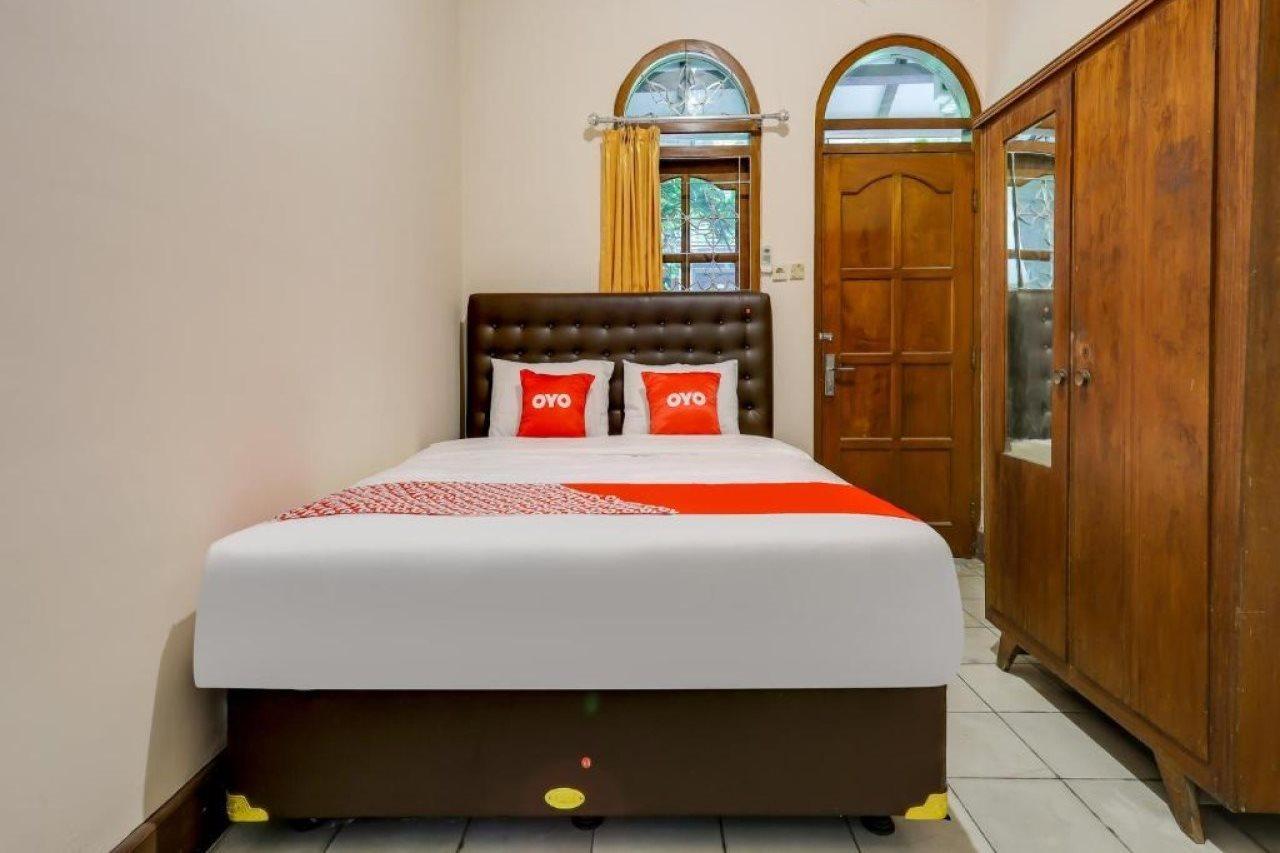 OYO 90095 Indah Homestay Syariah Kejayan Bagian luar foto